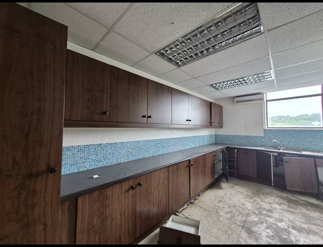 413M² OFFICE TO LET IN CRAIGHALL